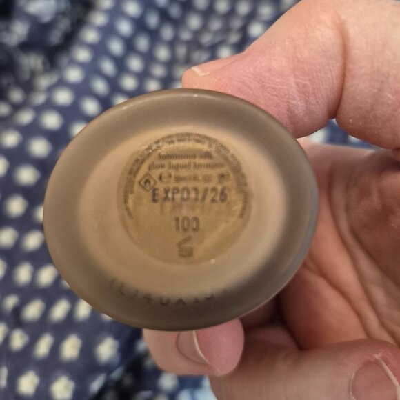 Armani luminous silk liquid bronzer - shade 100 - Picture 2 of 4